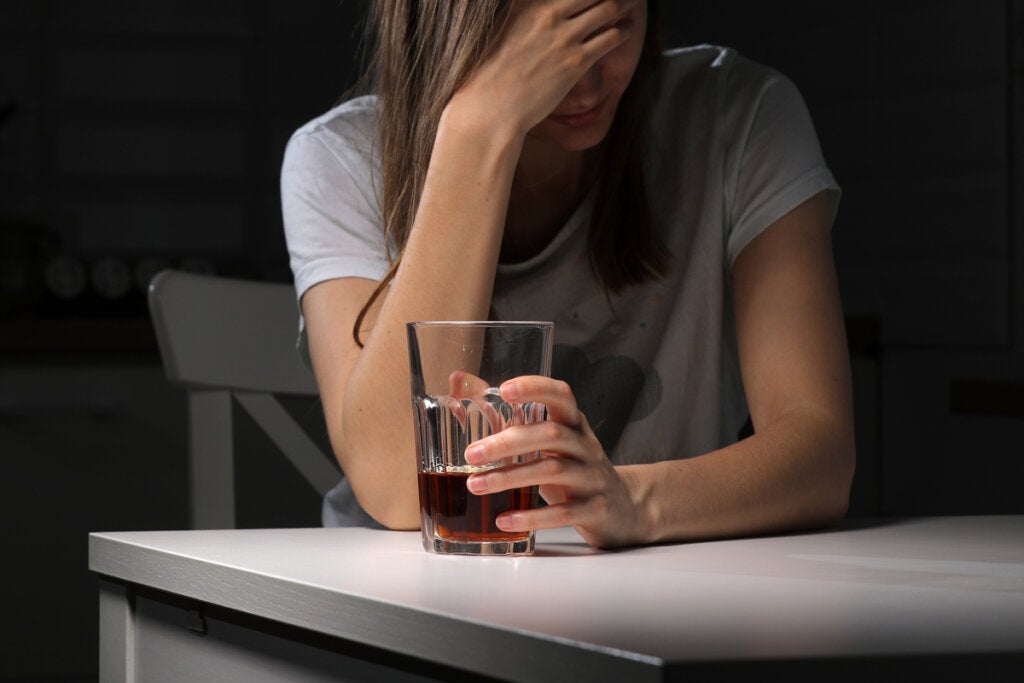 Alkol sorunları olan kadın